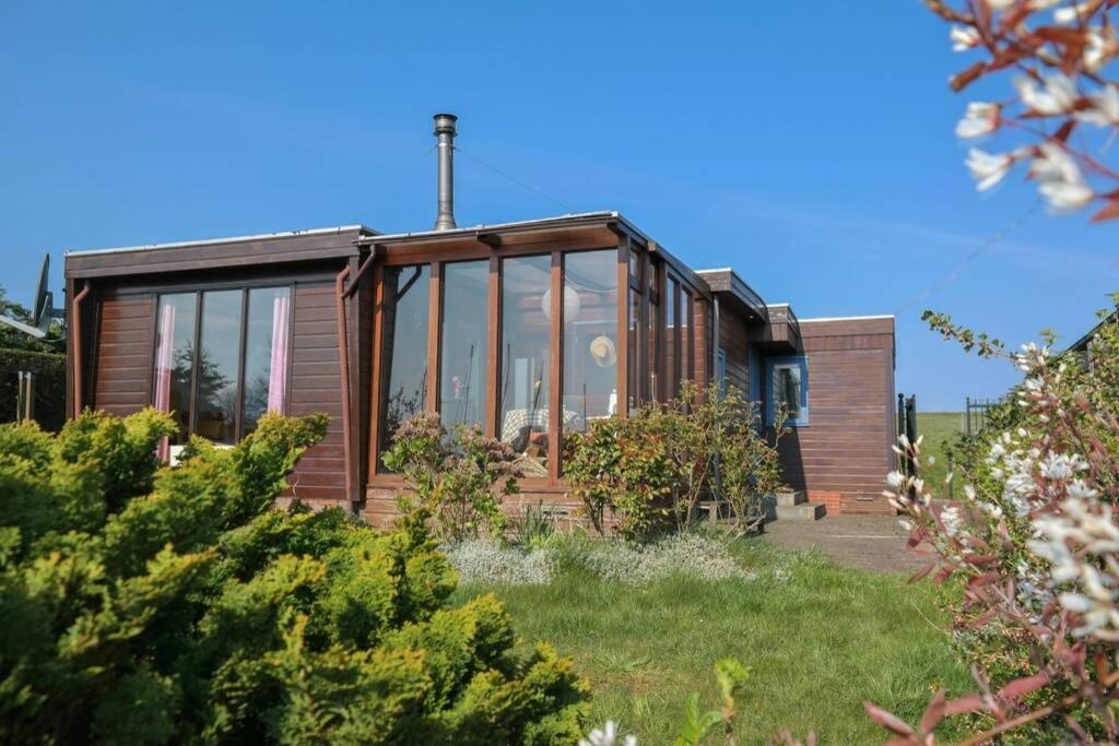 4pers House Christine w Sauna, Winter garden & fishing pier