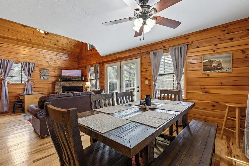 Bear Hideaway Cozy 3BR Cabin - фото 17