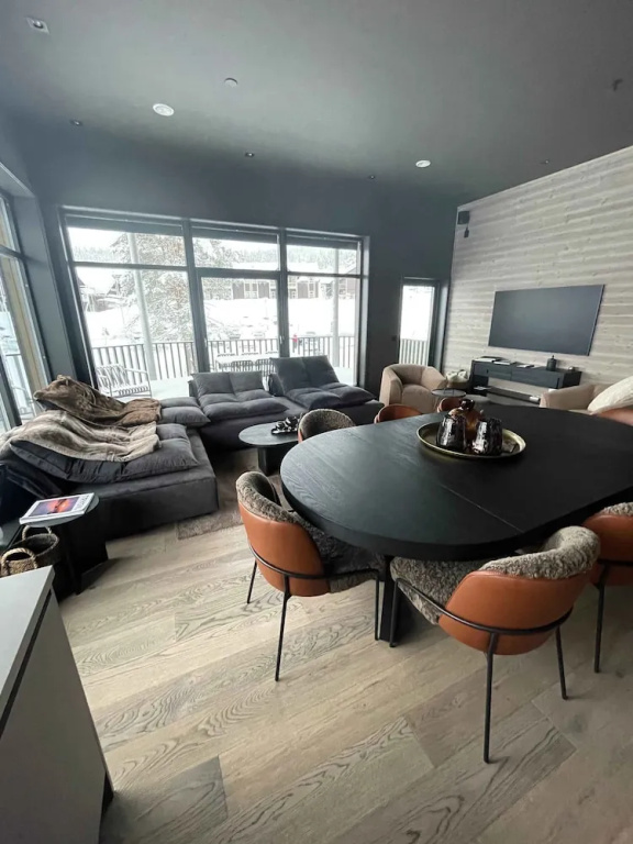 Standard room with mountain view