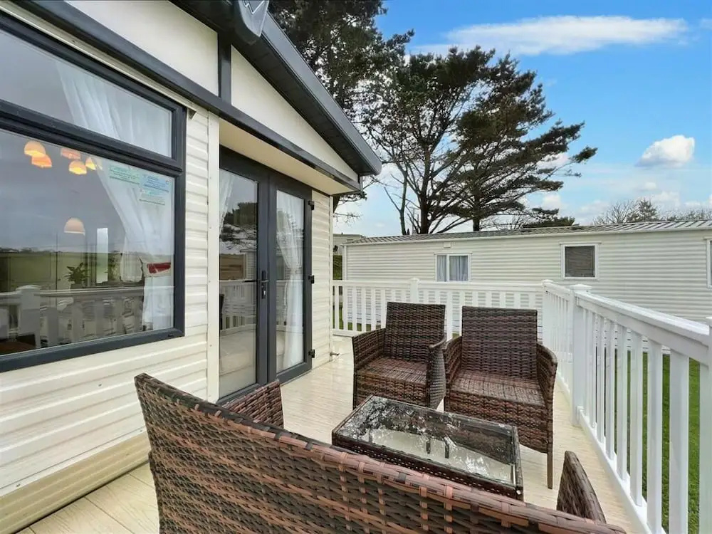 Pottsville Cabin - Short Walk to Praa Sands Beach