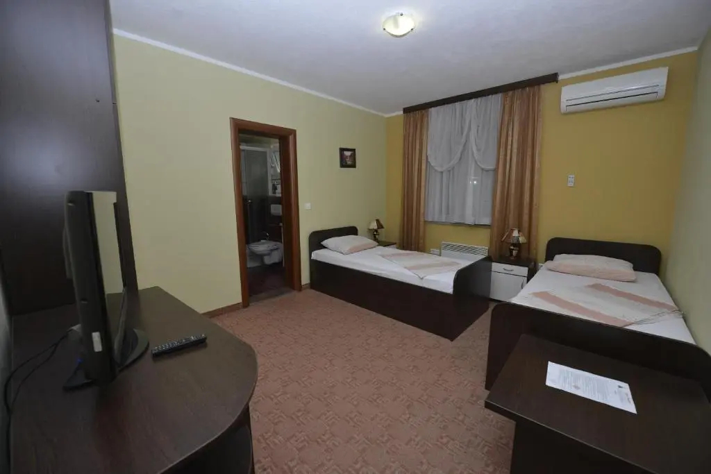 Standard Double room with mountain view twin beds