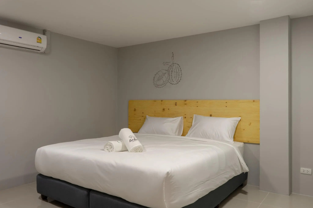 Standard Double room (full double bed)