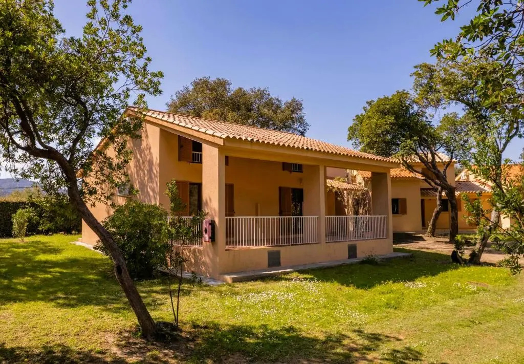 3 Bedrooms Cottage