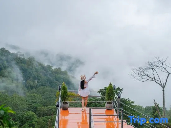 Long Huk Kao Phu Chi Fa