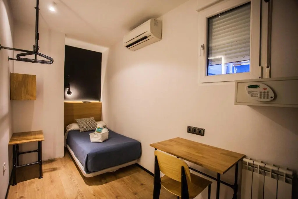 Economy room