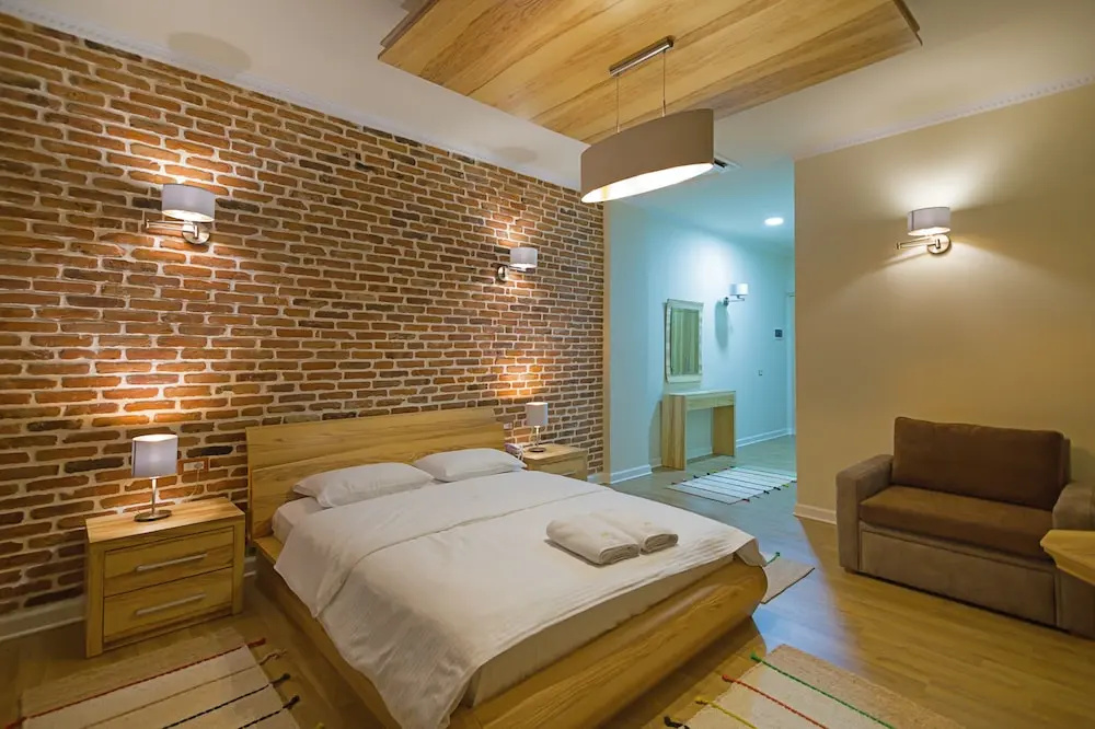 Double Junior Suite with city view (full double bed)