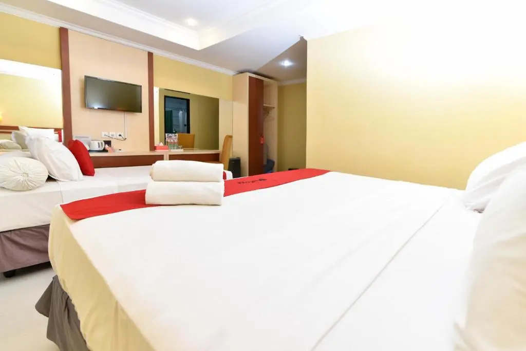 RedDoorz Plus near Mall Bali Galeria 2 — фото
