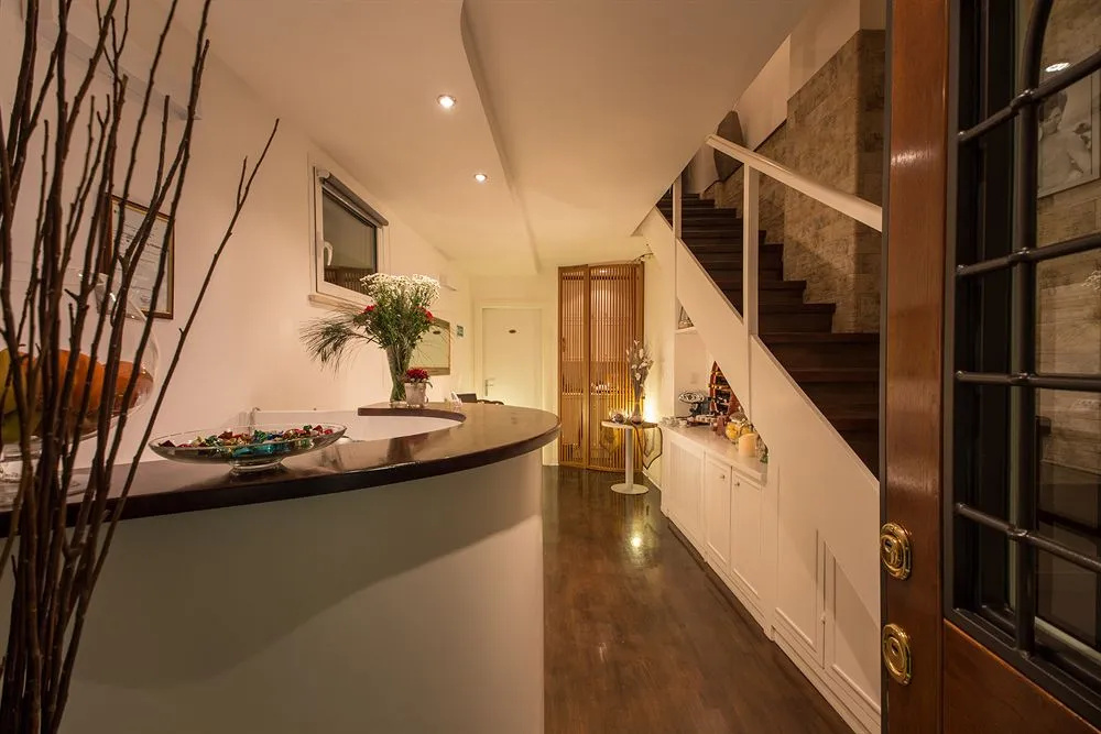 Lobby & Reception