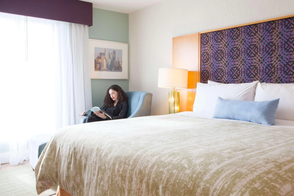 Best Western Premier Toronto Airport Carlingview Hotel — фото