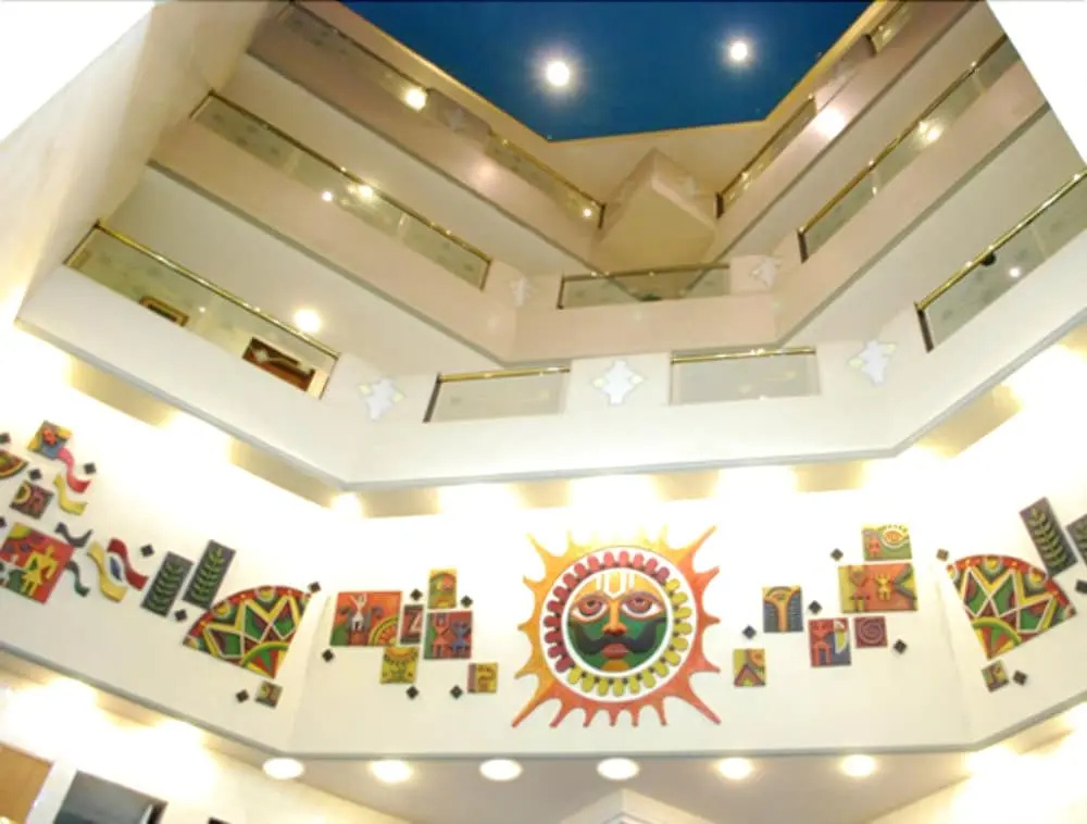 Lobby & Reception
