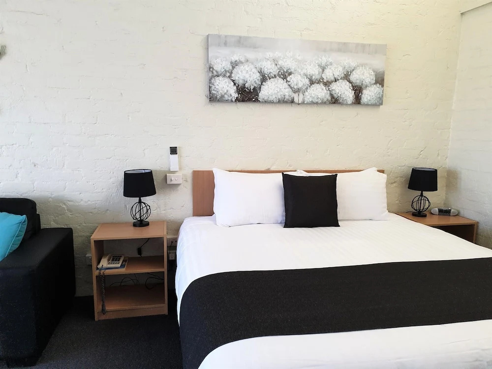 Double Studio (full double bed)