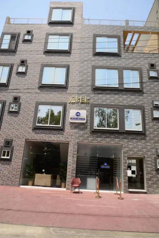 Hotel Deluxe Johar Town Lahore