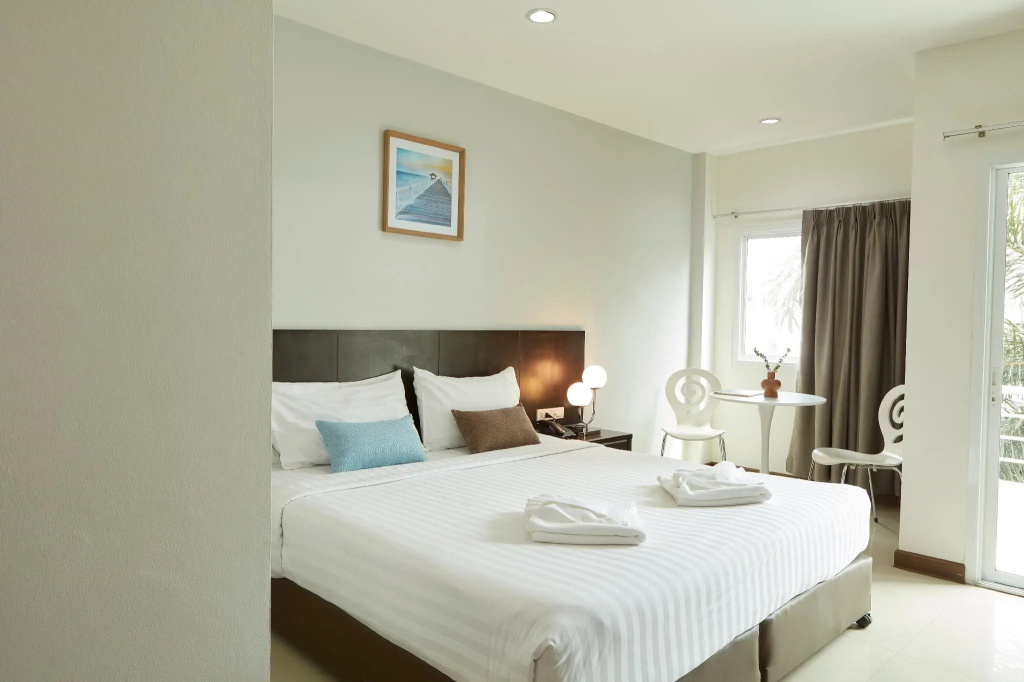 Standard Double room (full double bed)