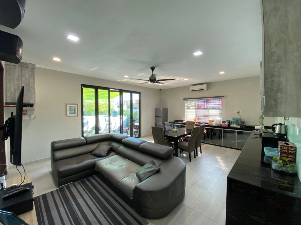 D'Ambiience Private Pool & Garden Residence
