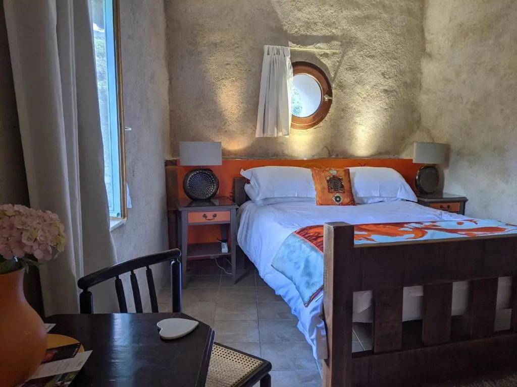 Standard room with mountain view