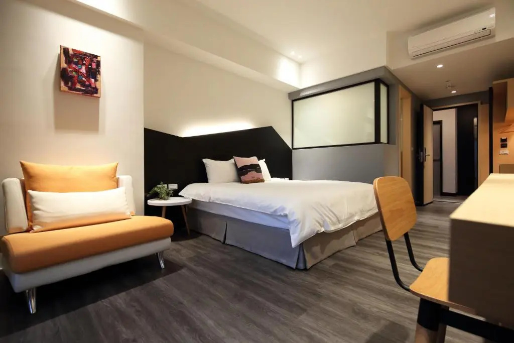Superior Double room with balcony (full double bed)