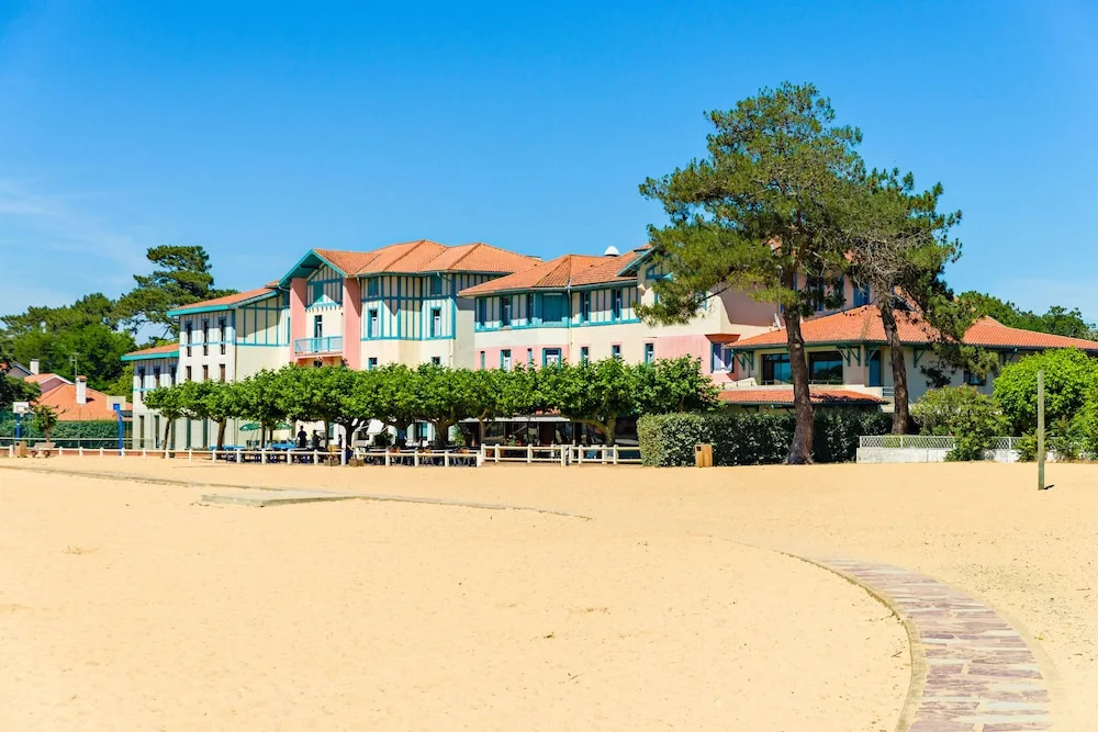 Beach & Waterfront