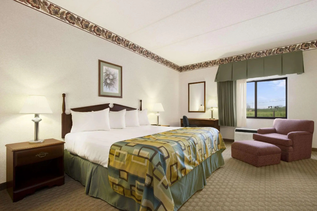 Double Suite (full double bed)