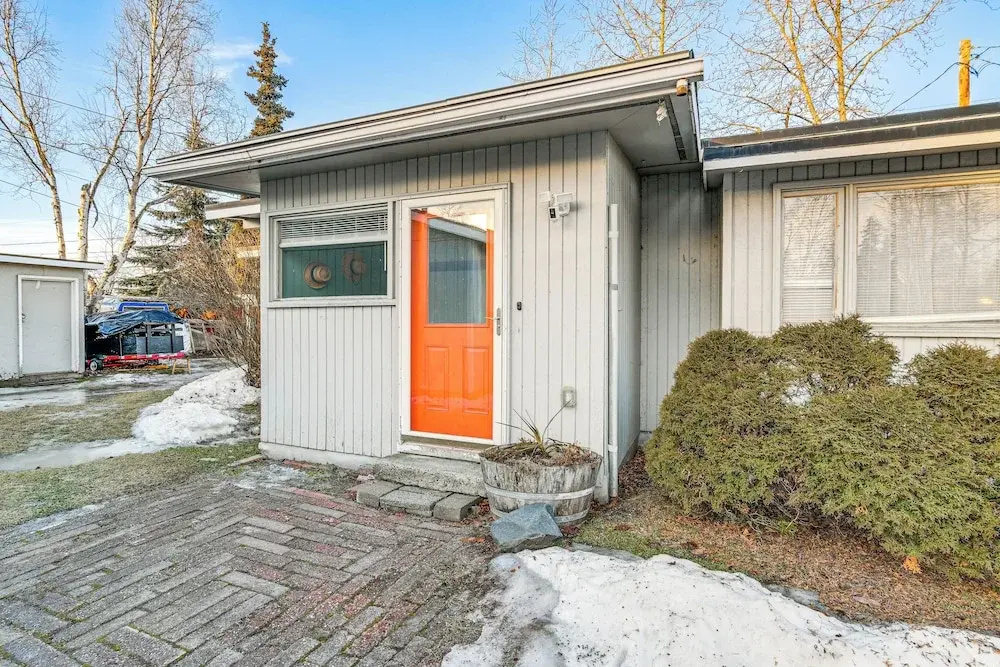Close to Downtown & Parks: Modern Anchorage Home