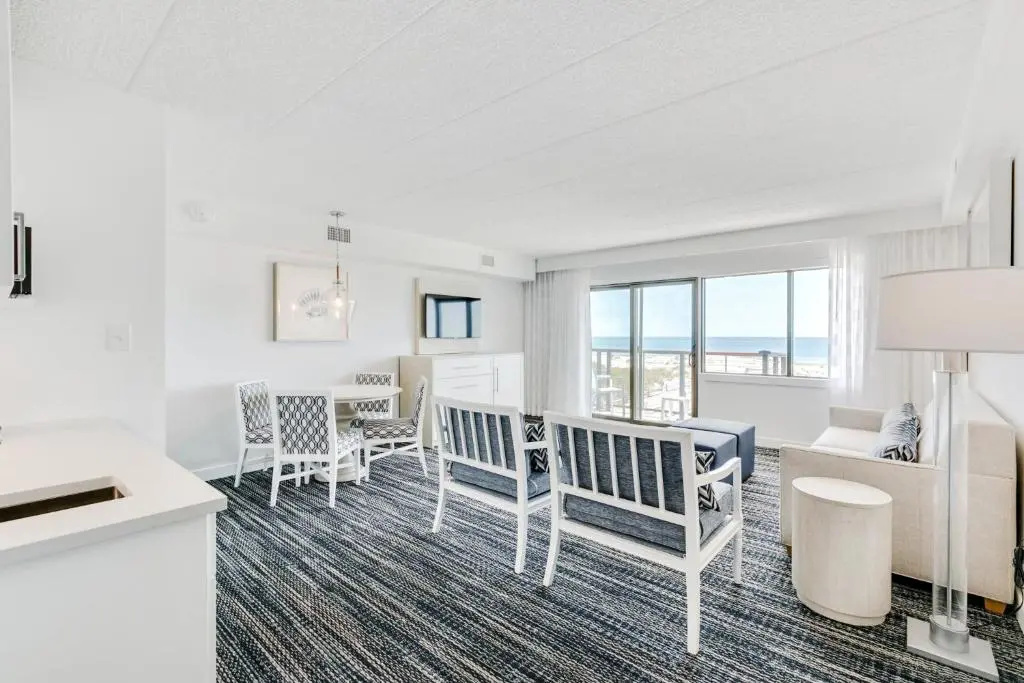 Suite with ocean view