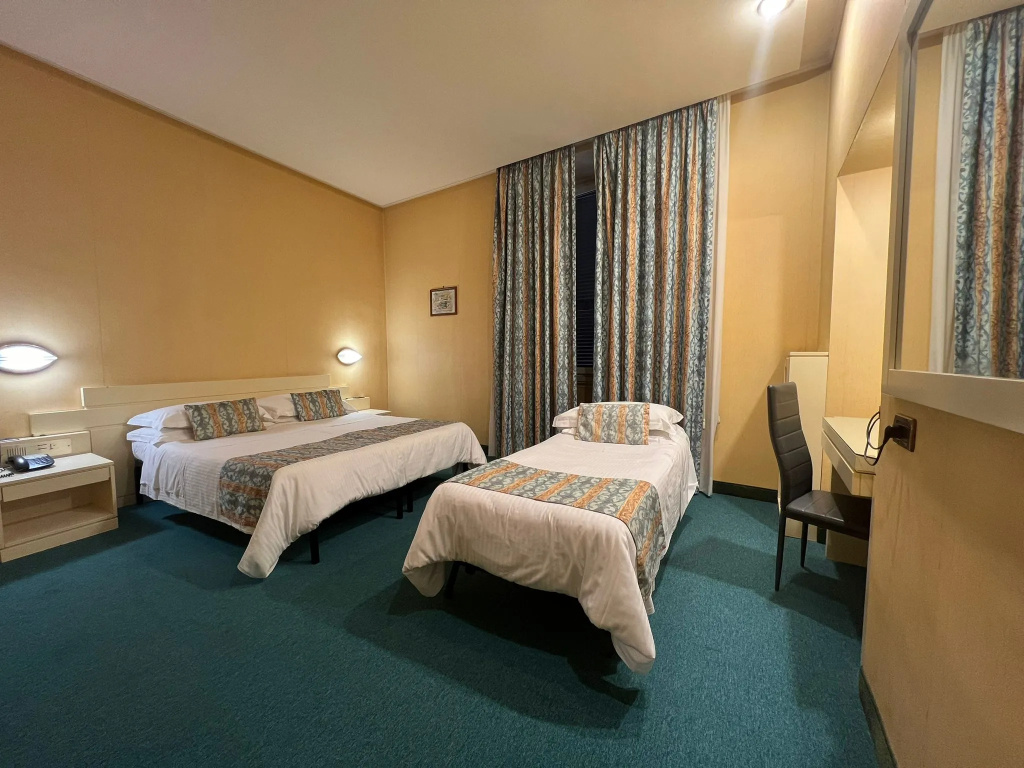 Hotel photo 12