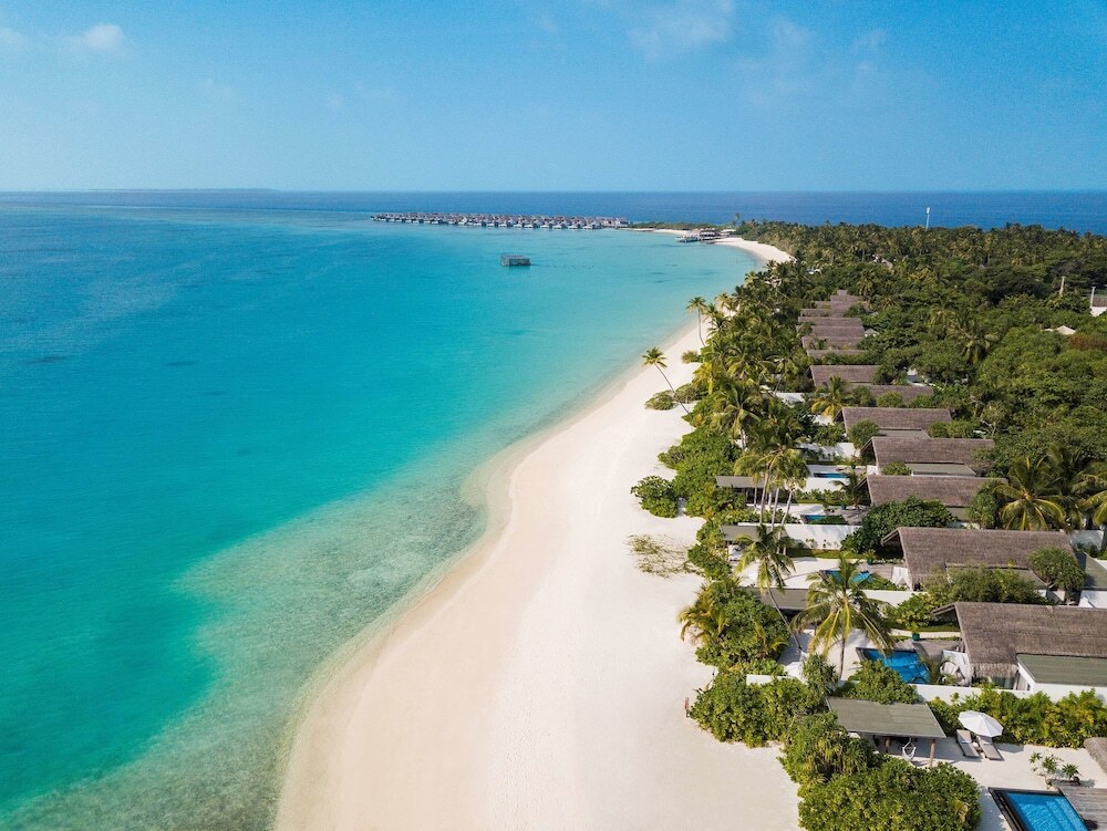 Отель Fairmont Maldives Sirru Fen Fushi