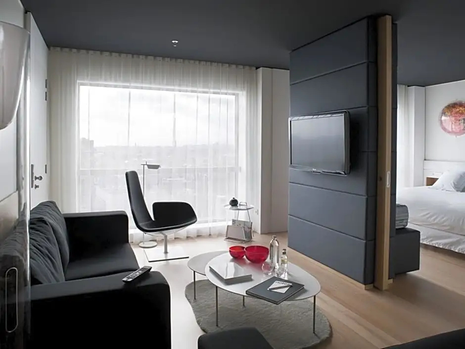 Family Orbital Suite room photo 1