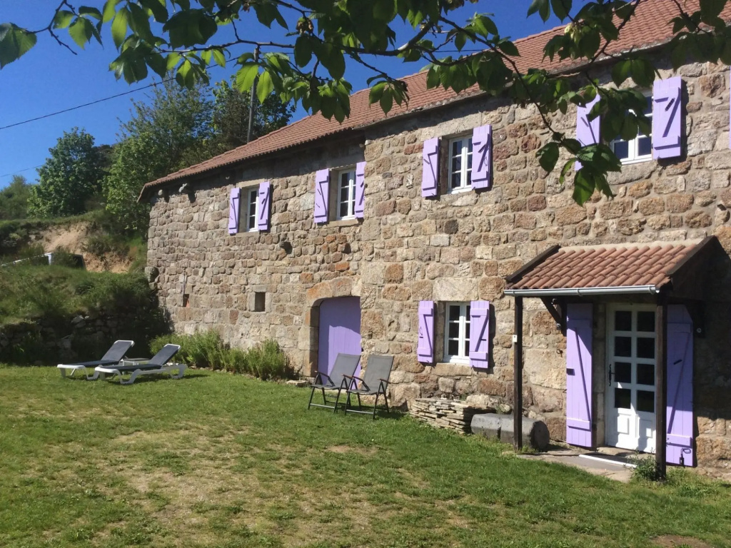 Charming Farmhouse in Cros-de-Georand with Swimming Pool