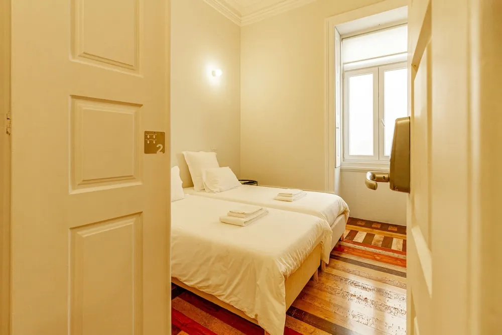 Deluxe Double room (full double bed)