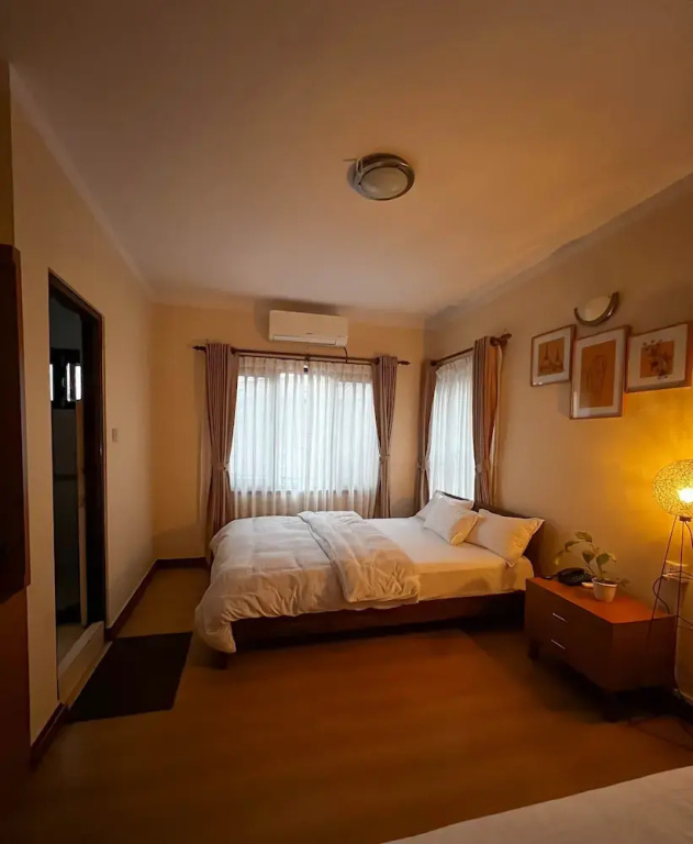 2 Bedrooms Comfort room with balcony