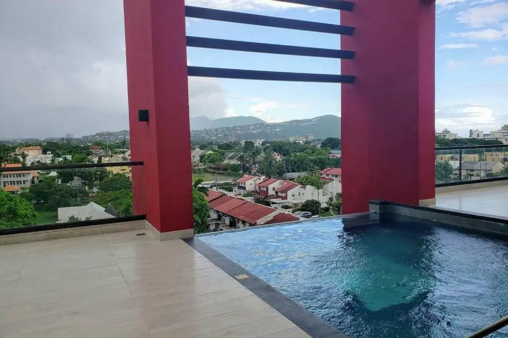 2B/R Parkhurst Paradise with Infinity Edge Rooftop Pool