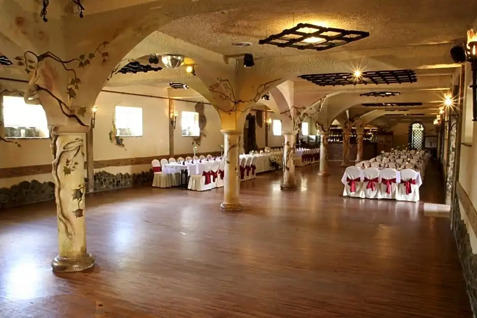Lobby & Reception