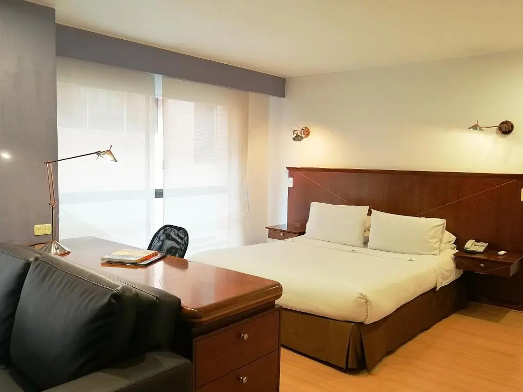 Double Suite (full double bed)