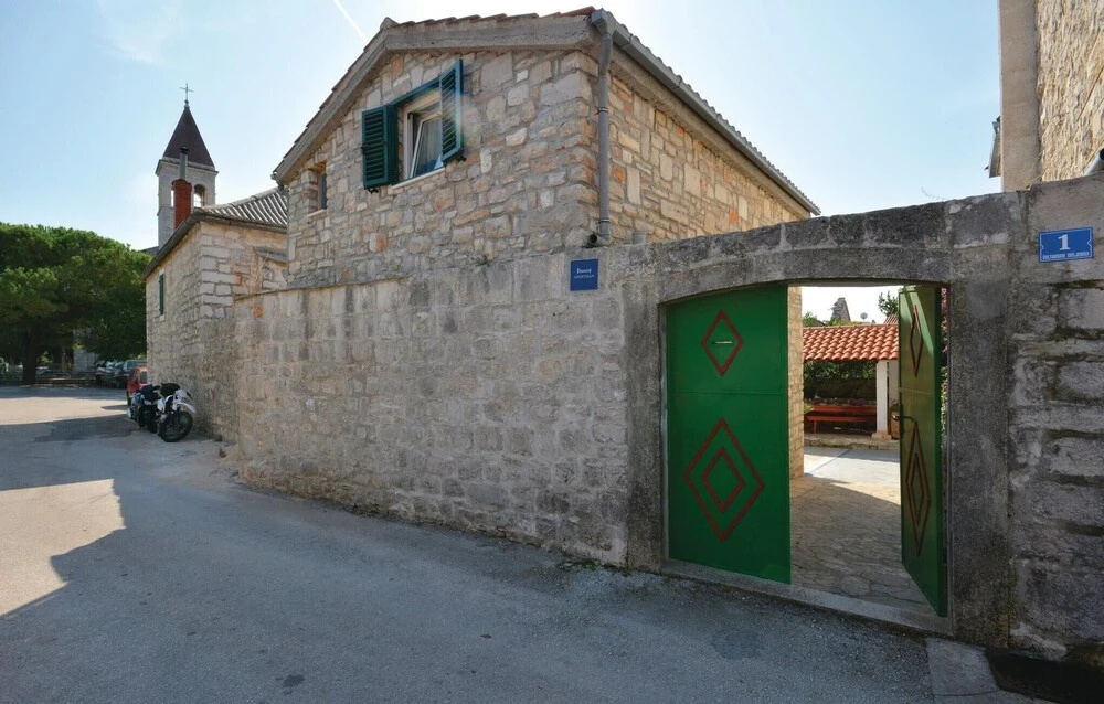 Awesome Home in Grohote With Wifi and 4 Bedrooms