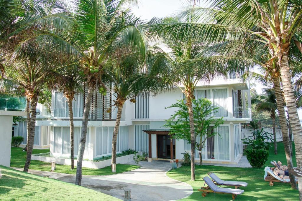 Villa Del Sol Beach Villas & Spa