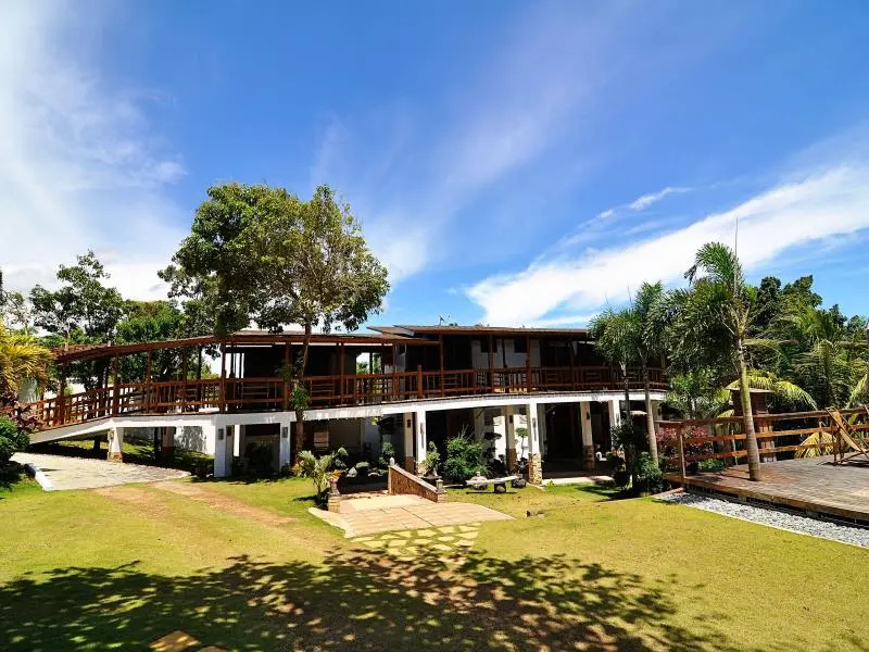 Standard Quadruple room with garden view full double bed
