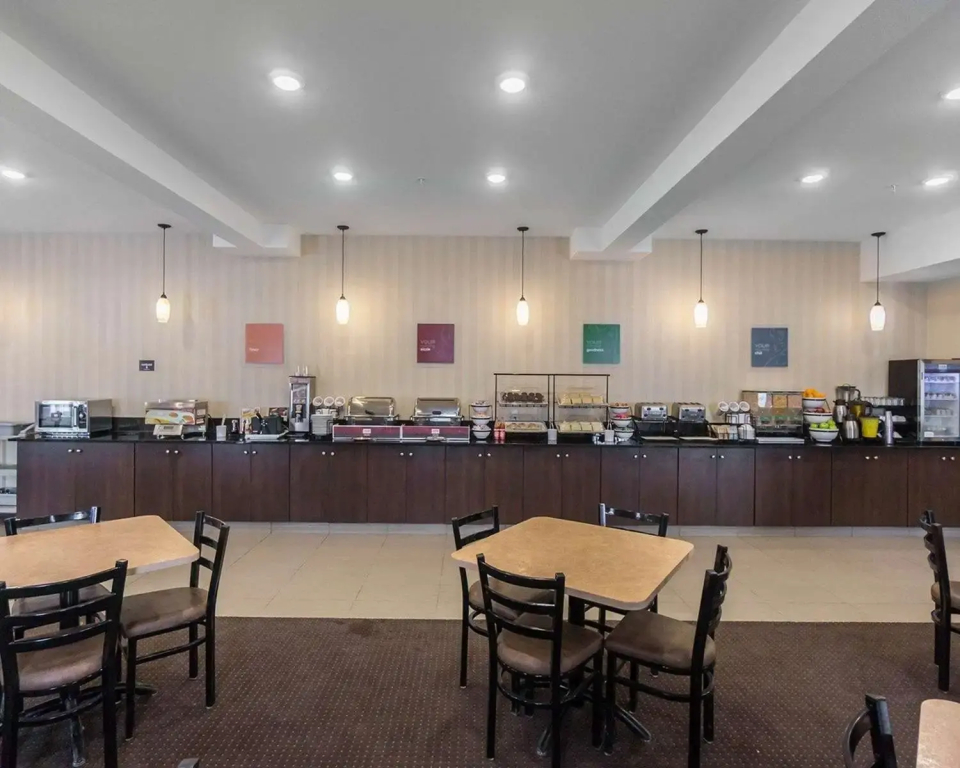 Comfort Inn & Suites - фото 27