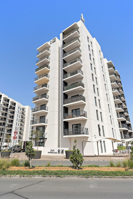 1BR Near Yas Marina w Building Pool hot tub