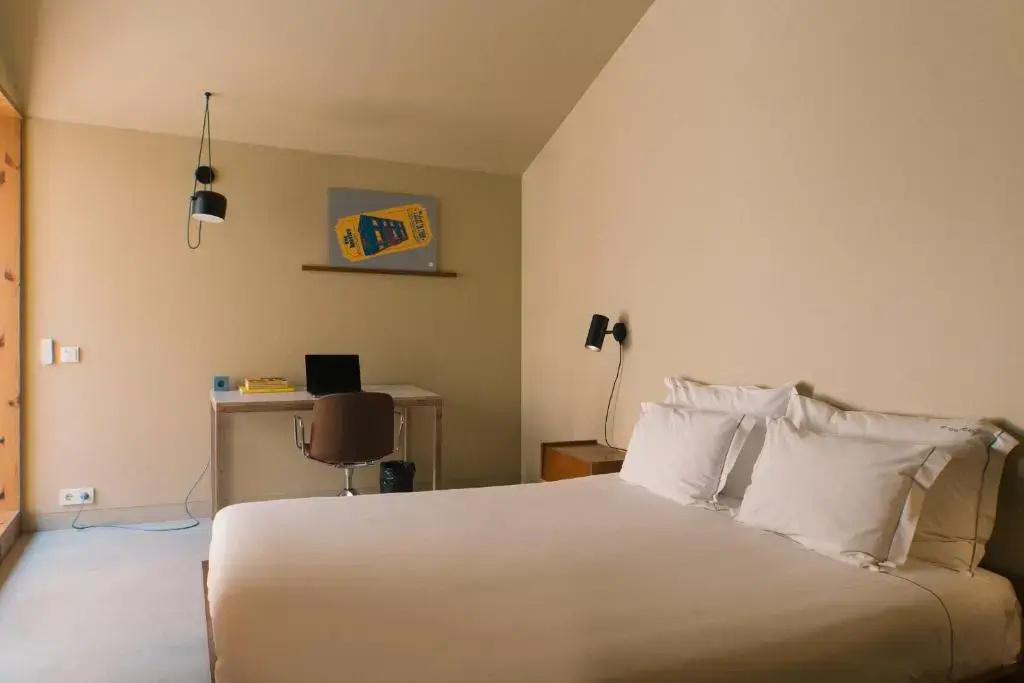 Deluxe Double room with balcony (full double bed)