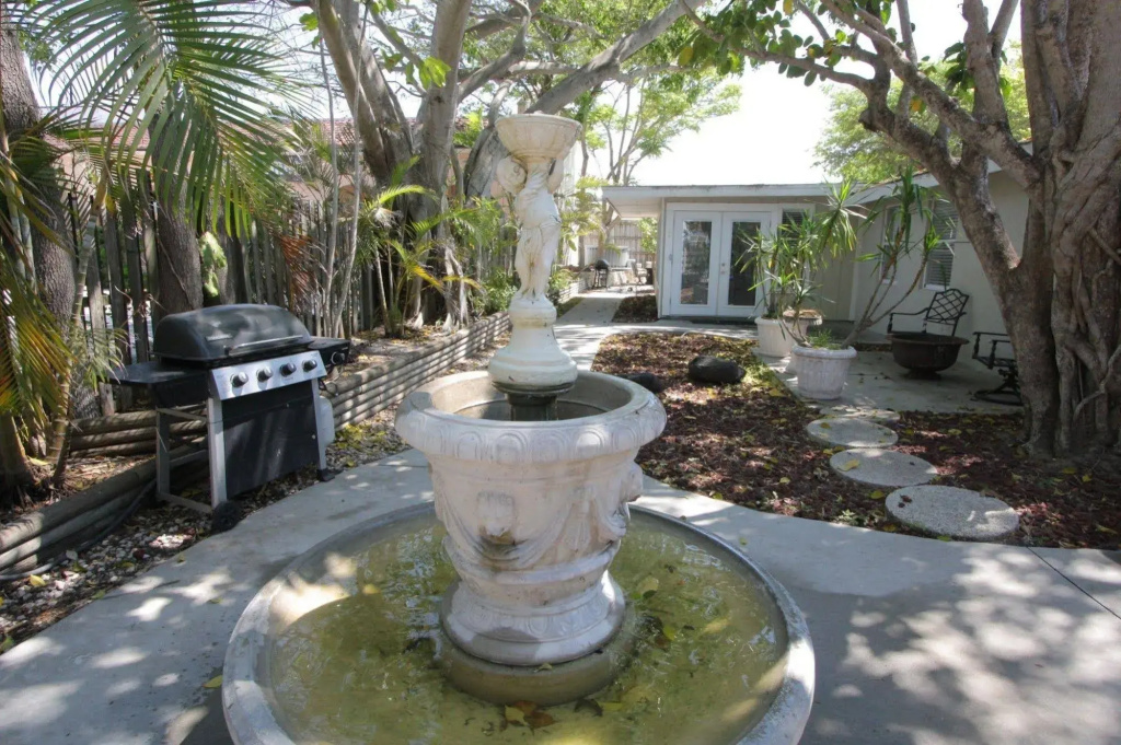 Siesta Gardens by RVA