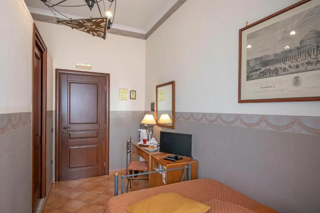 Pinto Storey Hotel - Chambres