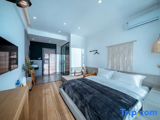Standard Double room with ocean view (full double bed)