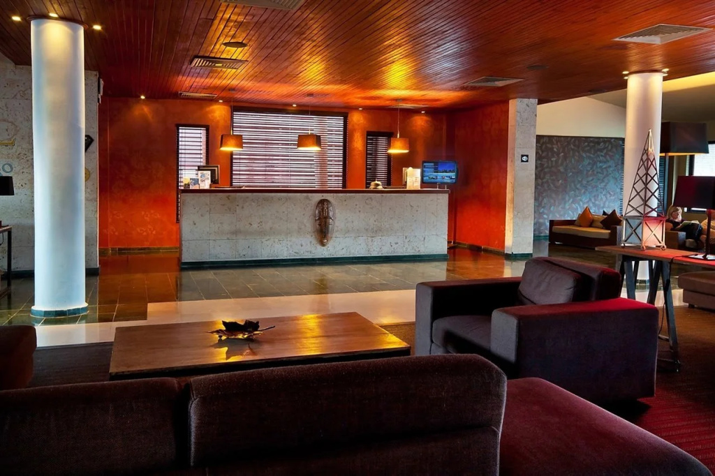 Lobby & Reception