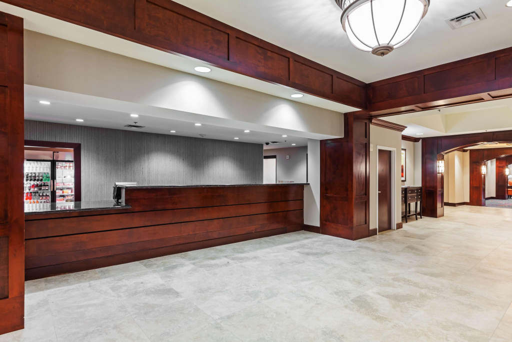 Lobby & Reception