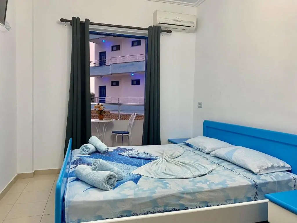 Standard Double room with balcony (full double bed)