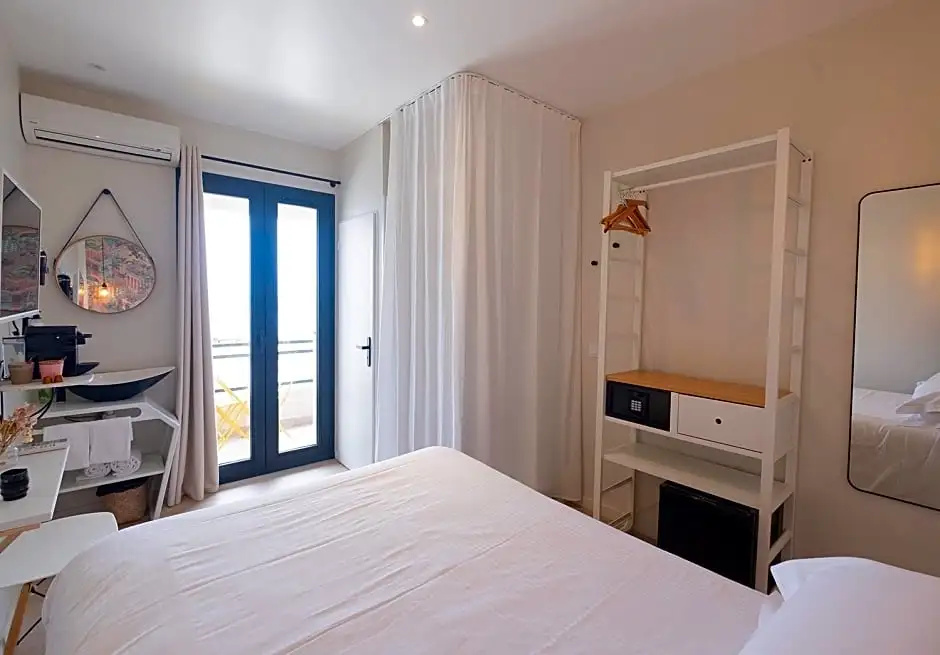 Standard room with balcony and with sea view