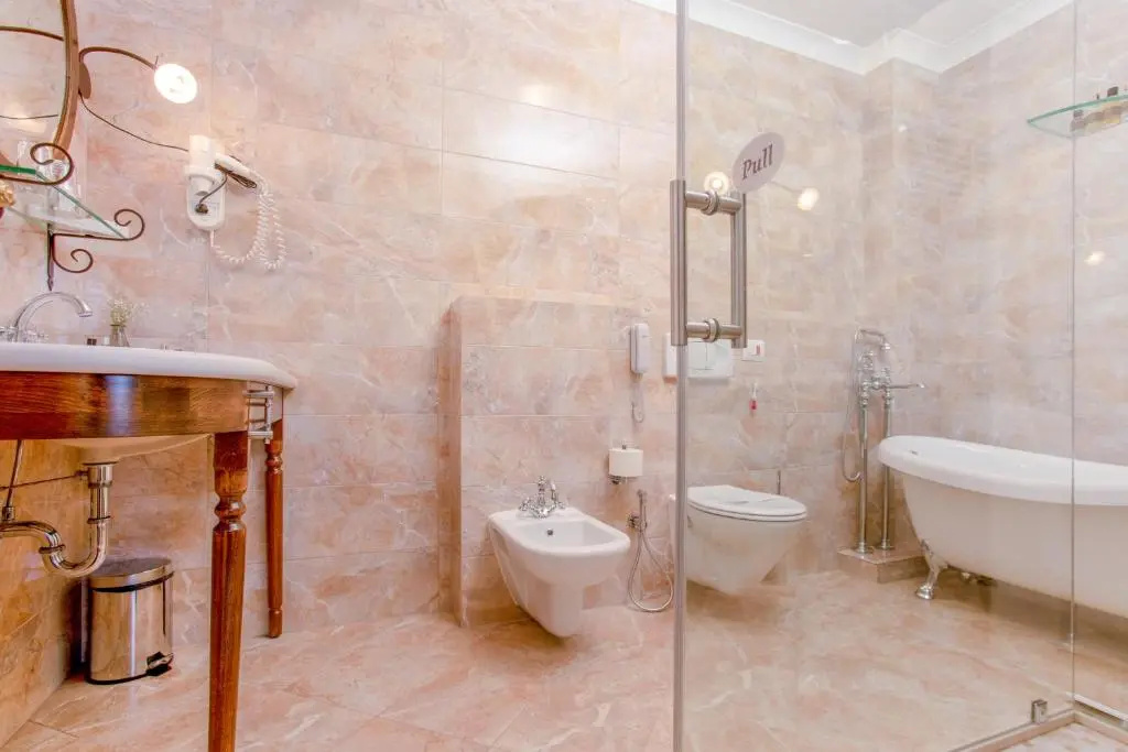 Luxury Double Suite full double bed