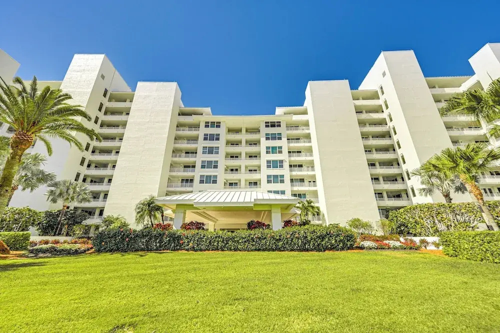 Oceanfront Marco Island Escape w/ Beach Access!