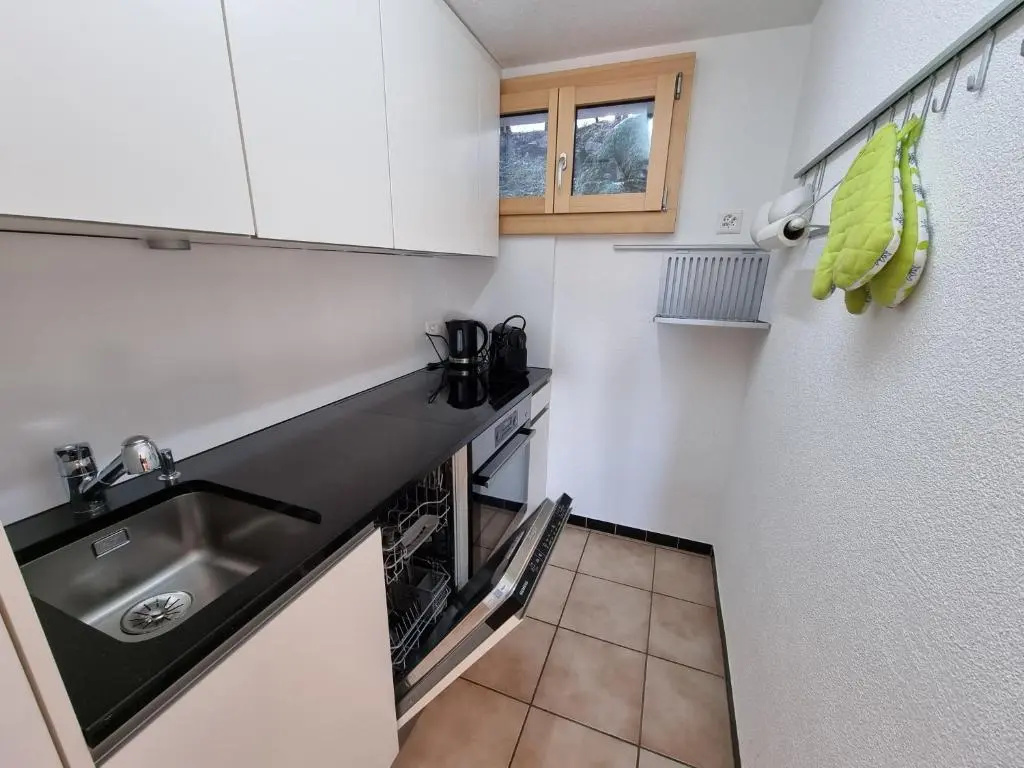 3 Bedrooms Apartment