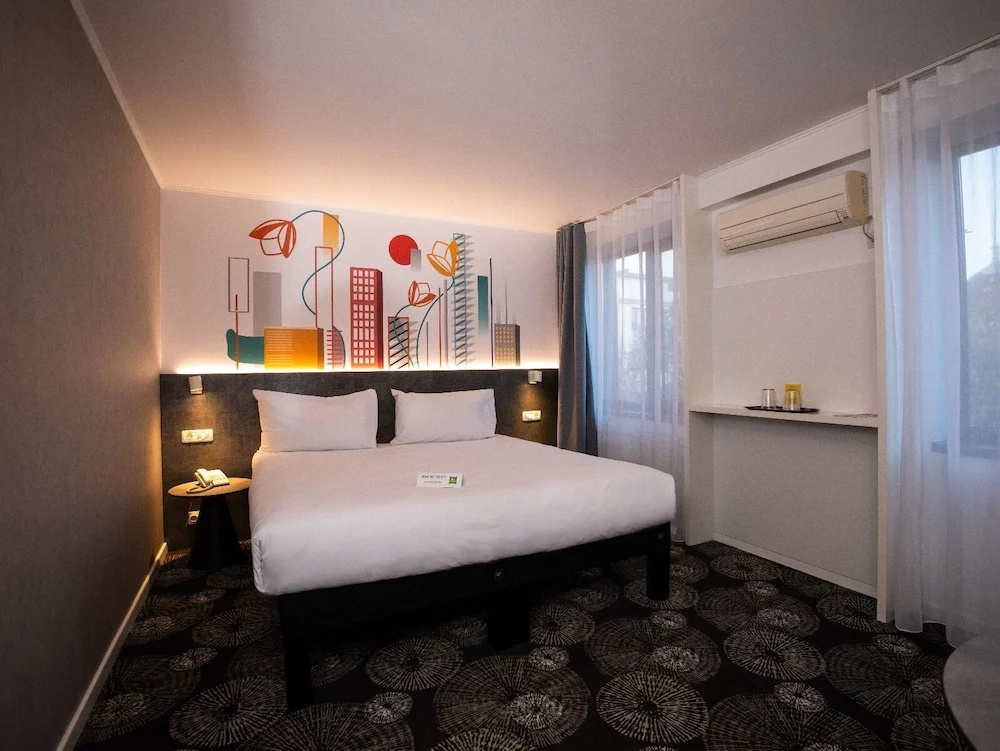 Standard Double room with balcony (full double bed)